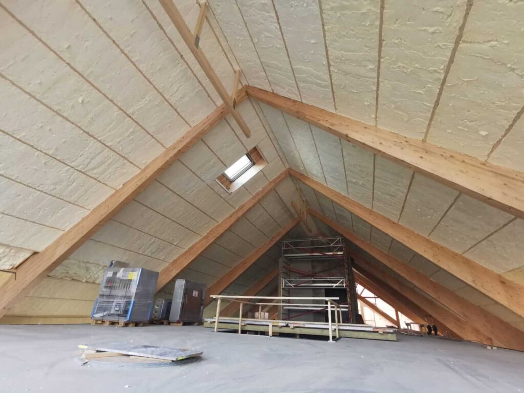 katusealuse soojustamine, pööningu soojustamine, niiskuse ennetamine